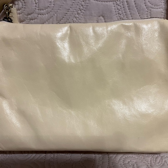 HOBO "KOLE" purse, beautiful butter color, 100%genuine leather, NWT, dust cover. - Picture 2 of 6